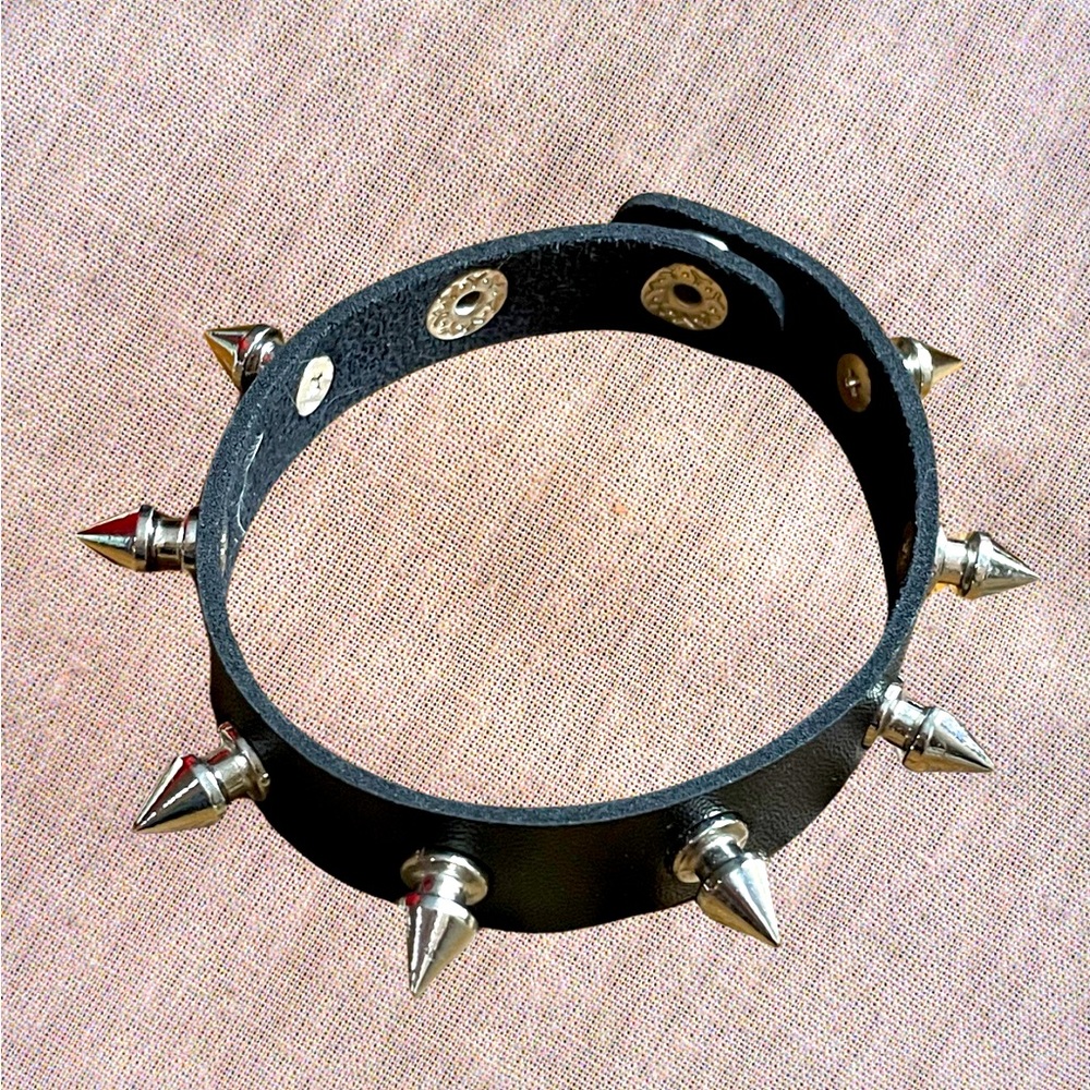 Unisex Black Punk Spike Bracelet Rivet  Bangle Vegan Leather Goth 8.5 9.5 Inch